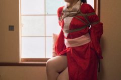 Akiさん後手縛り緊縛写真