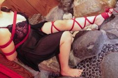 Kaoriさん緊縛写真 後手縛り・脚縛り