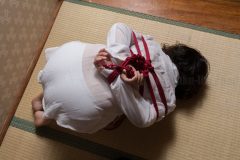 Kaoriさん緊縛写真 後手縛り・股縄